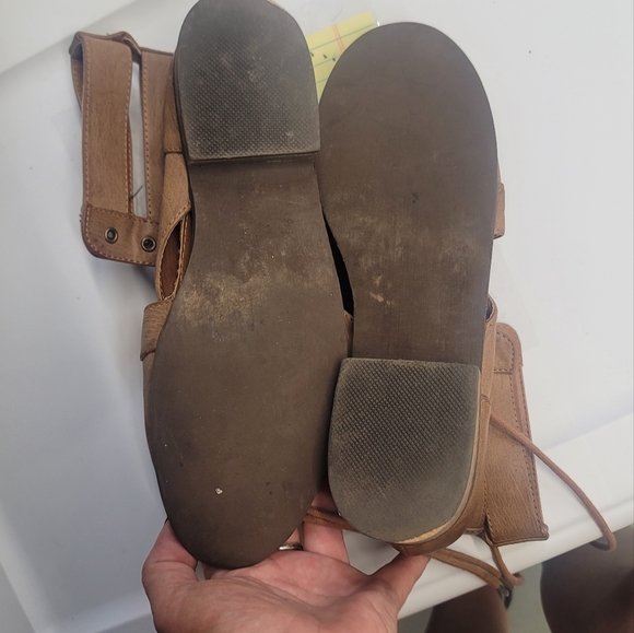 Heeled short boots.. - Picture 10 of 10